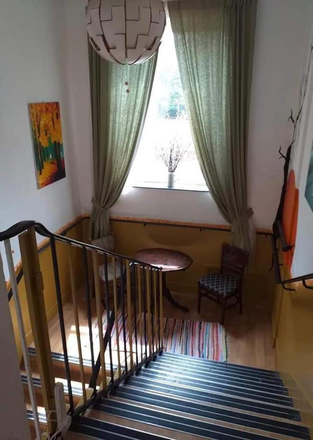 The Queens Hostel Лондон Екстериор снимка