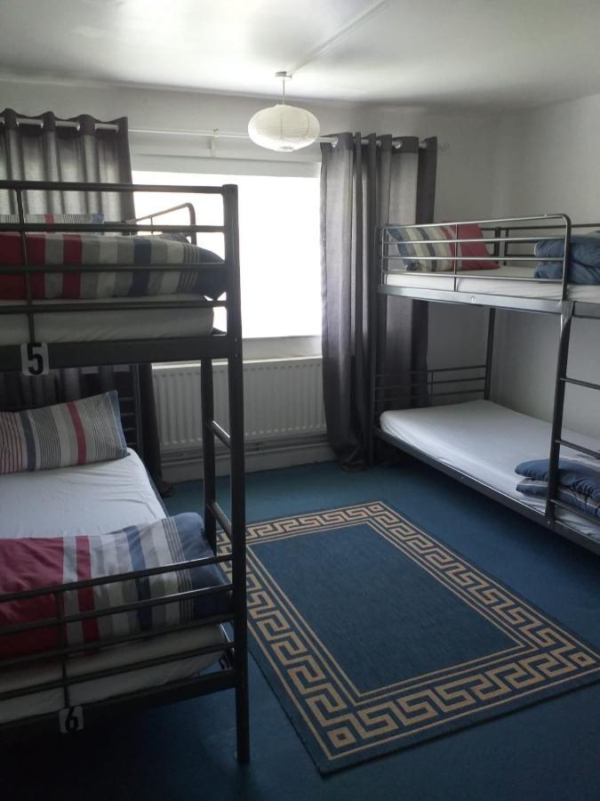The Queens Hostel Лондон Екстериор снимка