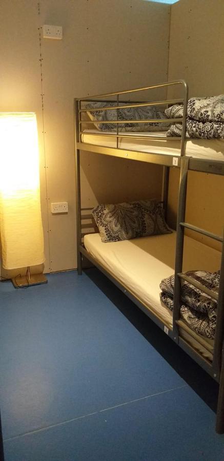 The Queens Hostel Лондон Екстериор снимка