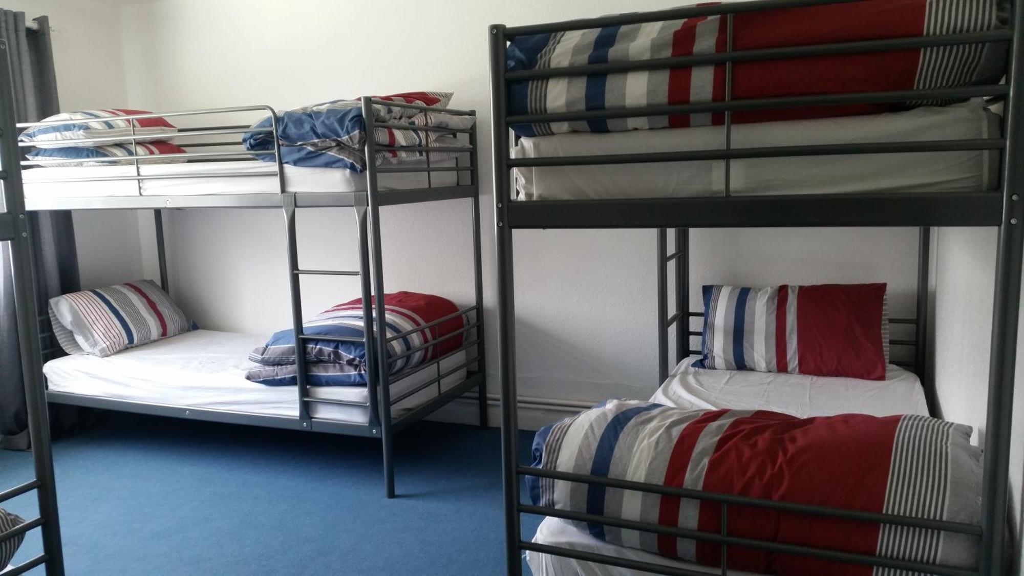 The Queens Hostel Лондон Стая снимка