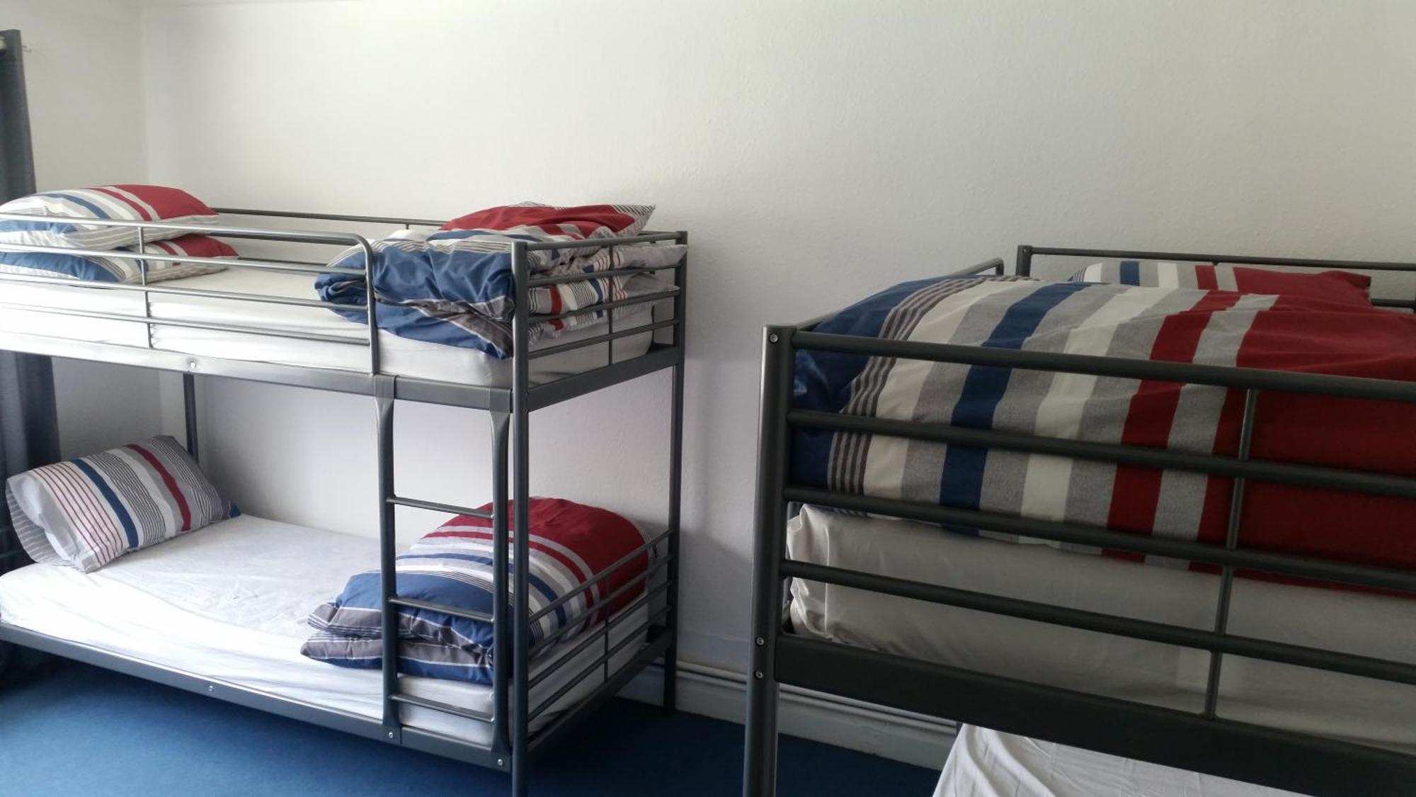 The Queens Hostel Лондон Екстериор снимка